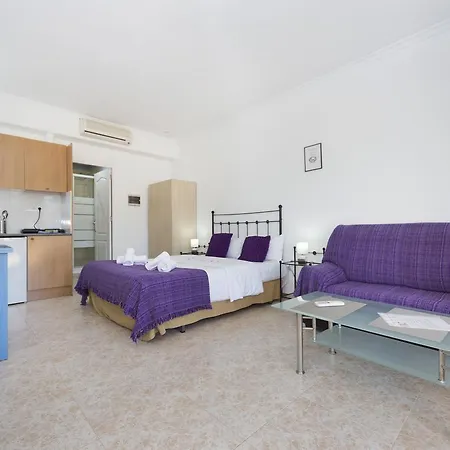 Carrio Sol - Monty's Apartment